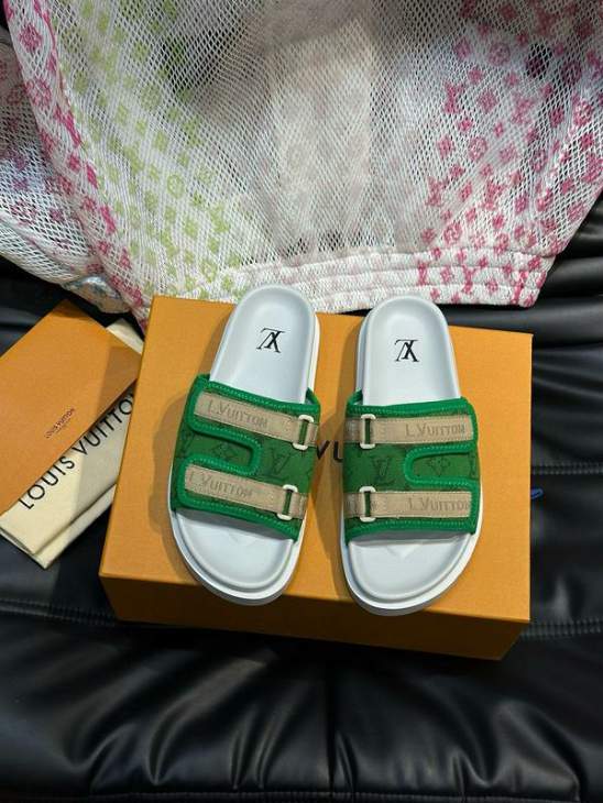 Picture of Louis Vuitton Slippers _SKULVsz38-45jyh0547820